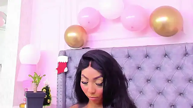 HaileeRoberts online show from December 2025 01:07:01 PM