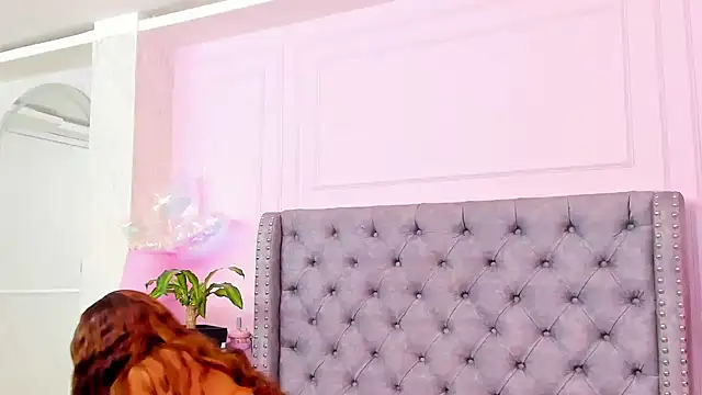 HaileeRoberts online show from April 2026 12:27:02 PM