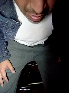 rodrig6987 1 online show from September 2025 02:23:01 AM