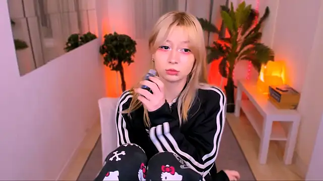 SaintGirl online show from February 2025 03:41:02 PM