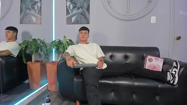 Cristopher strong online show from January 2025 12:41:02 PM