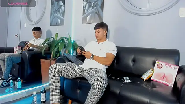 Cristopher strong online show from February 2025 12:47:02 PM