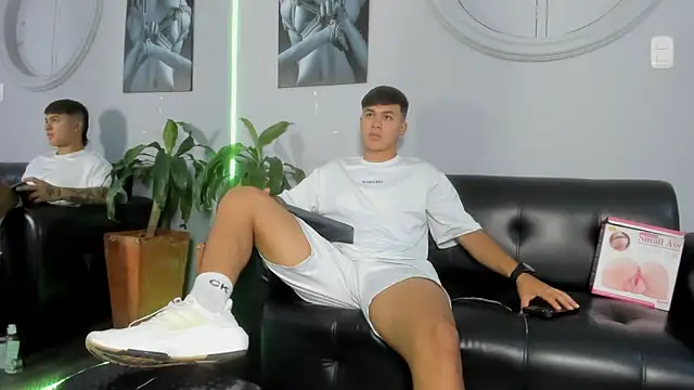 Cristopher strong online show from February 2025 12:48:01 PM