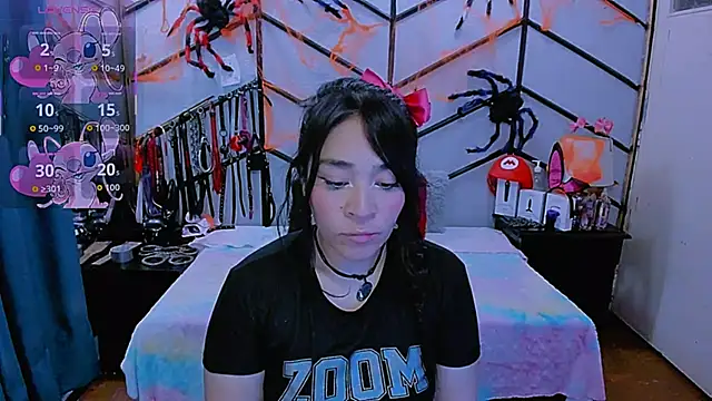 AlanaLuck online show from October 2025 07:43:01 PM