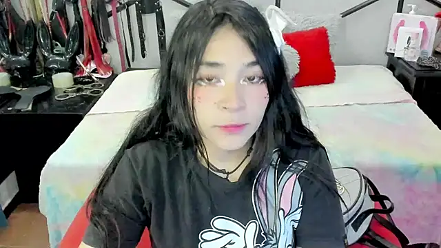 AlanaLuck online show from April 2026 07:05:01 PM