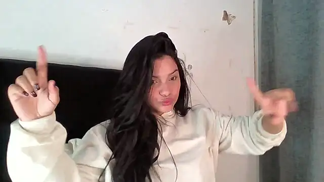 lolaa staars online show from November 2025 07:51:02 AM