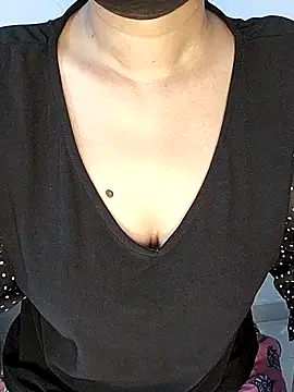 Snapshot of Ms_Neera chatting on February 2025 02:12:01 PM Ms Neera online show from February 2025 02:12:01 PM