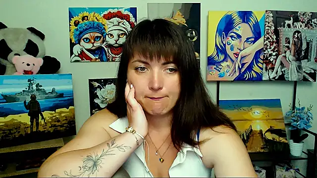 Snapshot of Darina_M_ chatting on June 2026 04:37:01 AM Darina M online show from June 2026 04:37:01 AM