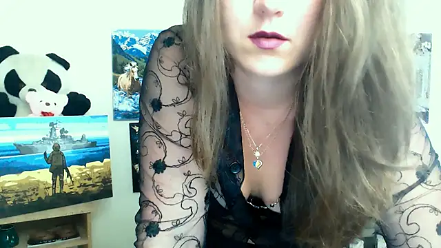 Snapshot of Darina_M_ chatting on July 2026 11:17:02 AM Darina M online show from July 2026 11:17:02 AM