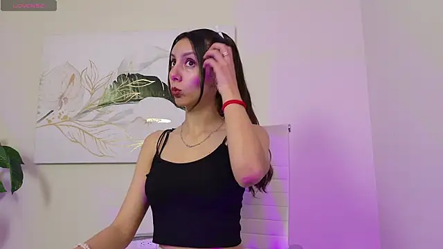 luna willians online show from April 2026 05:17:02 PM