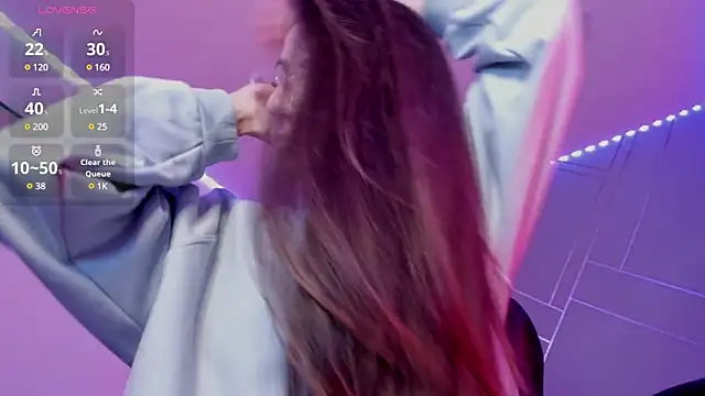 Ich Bin Julia online show from February 2025 03:28:02 PM