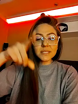 Ich Bin Julia online show from December 2025 11:04:01 AM