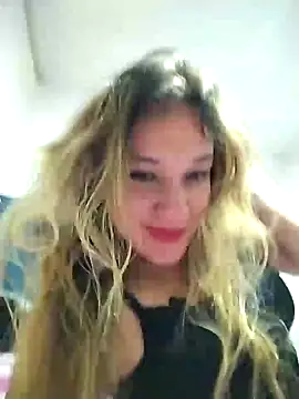 Snapshot of ELEKTRA_LUXURY chatting on December 2024 01:14:01 AM ELEKTRA LUXURY online show from December 2024 01:14:01 AM