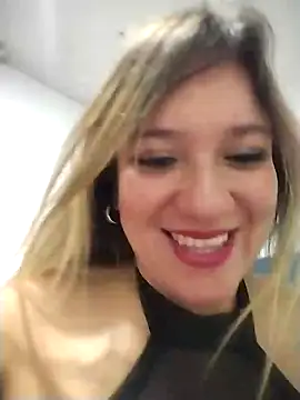 Snapshot of ELEKTRA_LUXURY chatting on December 2024 06:39:01 AM ELEKTRA LUXURY online show from December 2024 06:39:01 AM