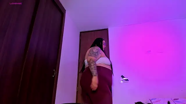 Apriilpeach  online show from December 2025 05:20:01 PM