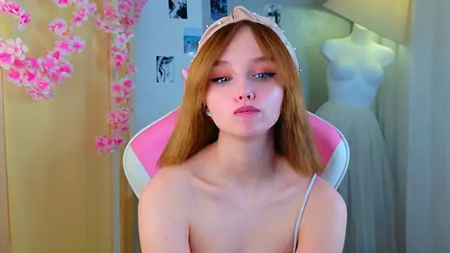 b4by LoL1 online show from April 2026 01:23:01 PM