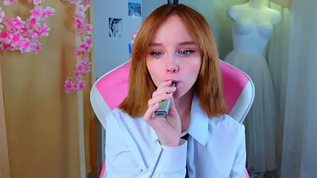 b4by LoL1 online show from April 2026 01:24:02 PM