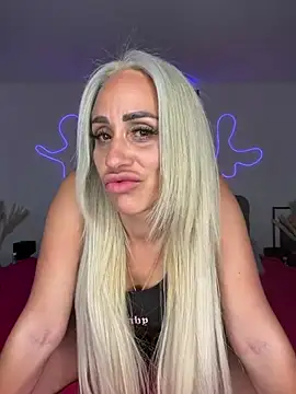 Snapshot of LunaSky_Official chatting on July 2026 07:08:02 PM LunaSky Official online show from July 2026 07:08:02 PM