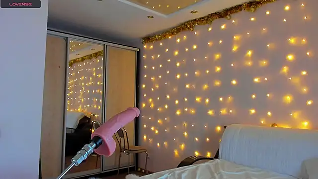 Snapshot of May_Flower chatting on December 2024 01:03:01 PM May Flower online show from December 2024 01:03:01 PM