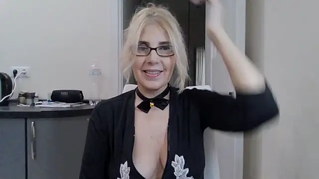 Snapshot of sweet_raspberry chatting on December 2024 10:17:02 AM sweet raspberry online show from December 2024 10:17:02 AM