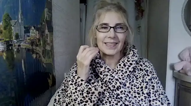 Snapshot of sweet_raspberry chatting on February 2025 02:27:02 PM sweet raspberry online show from February 2025 02:27:02 PM