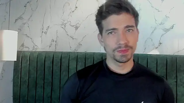 Ian Daviz online show from February 2025 08:11:02 PM