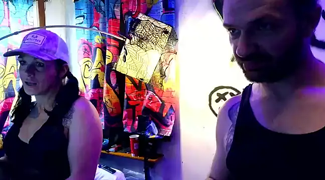 Snapshot of KRYZTALYNXXX chatting on December 2024 01:47:01 PM KRYZTALYNXXX online show from December 2024 01:47:01 PM