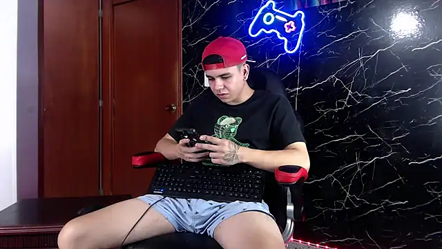 Snapshot of maty_hardx chatting on December 2024 06:48:01 PM maty hardx online show from December 2024 06:48:01 PM