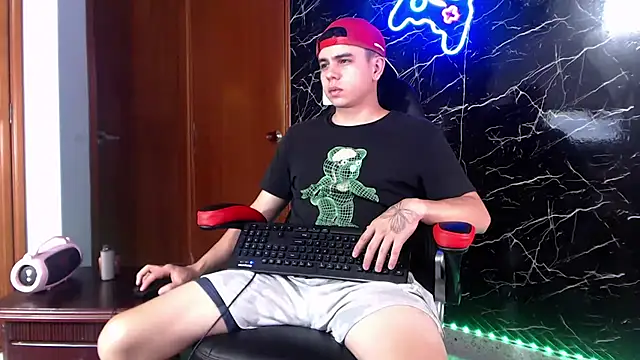 Snapshot of maty_hardx chatting on December 2024 07:00:02 PM maty hardx online show from December 2024 07:00:02 PM