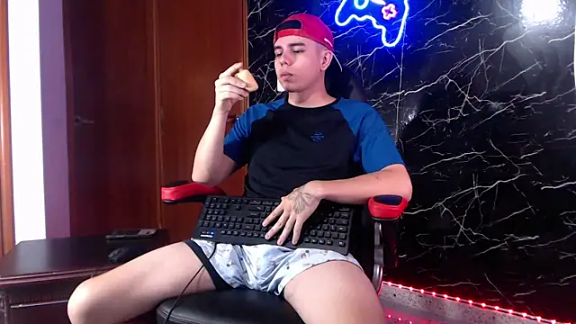 Snapshot of maty_hardx chatting on January 2025 01:40:02 PM maty hardx online show from January 2025 01:40:02 PM