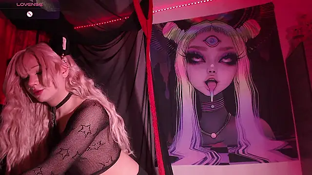 Poison luna online show from January 2026 05:04:01 PM