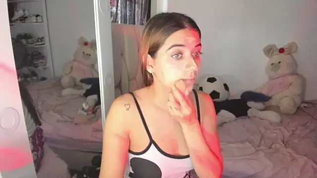 KittyKlum online show from April 2026 05:39:02 PM