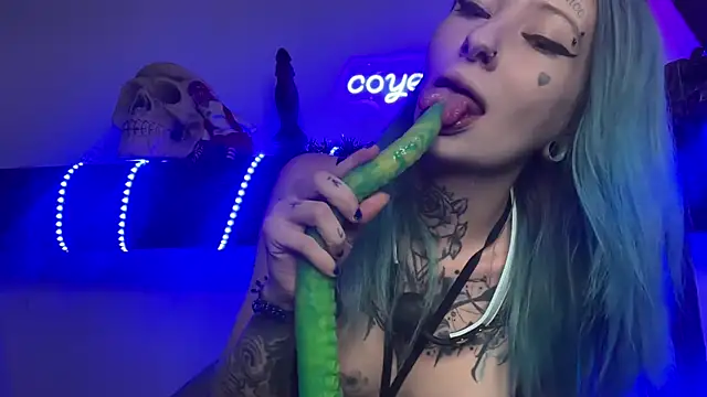 coyemoo online show from January 2025 04:01:01 AM