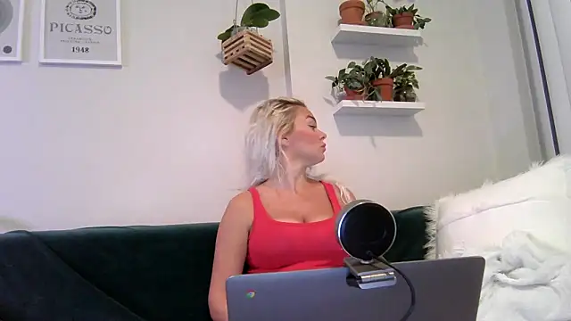 badblondebunny online show from December 2025 01:21:02 AM