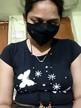 Snapshot of Kashish_18 chatting on May 2026 07:57:02 AM Kashish 18 online show from May 2026 07:57:02 AM