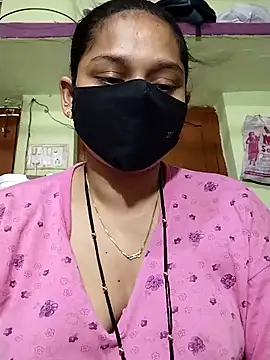 Snapshot of Kashish_18 chatting on June 2026 07:14:02 AM Kashish 18 online show from June 2026 07:14:02 AM
