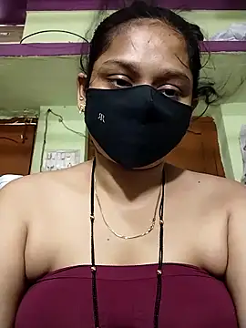 Snapshot of Kashish_18 chatting on June 2026 07:42:02 AM Kashish 18 online show from June 2026 07:42:02 AM