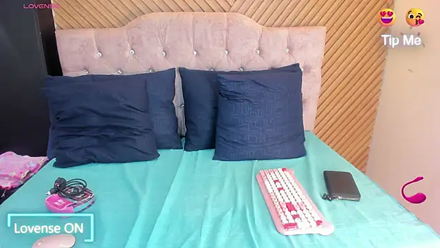 EvaaLovia1 online show from January 2026 02:22:02 PM