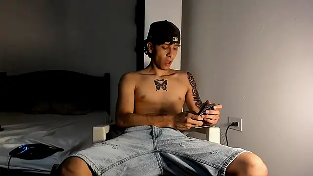 Snakebutterfly online show from January 2025 06:59:01 AM