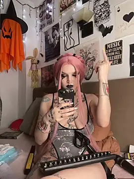 MoonAgnes online show from April 2026 04:19:01 PM