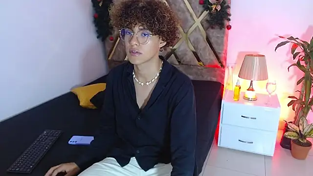 nickolas moon online show from December 2024 12:51:02 PM