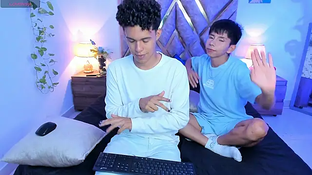 nickolas moon online show from October 2025 01:02:02 AM