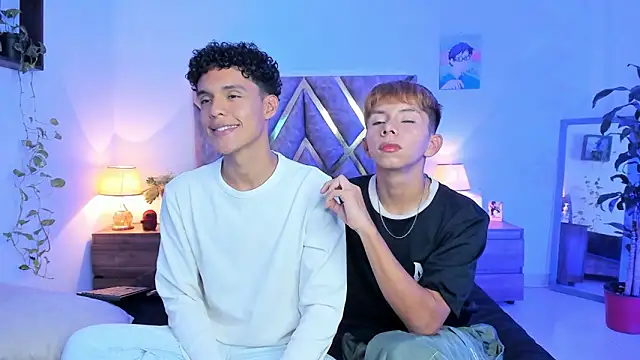 nickolas moon online show from November 2025 06:51:01 PM