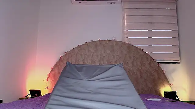 anisha x online show from November 2025 07:39:02 PM