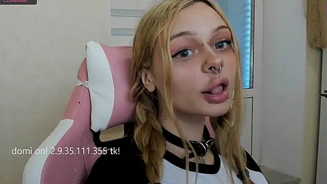 Snapshot of shy_melony chatting on May 2026 01:06:01 PM shy melony online show from May 2026 01:06:01 PM