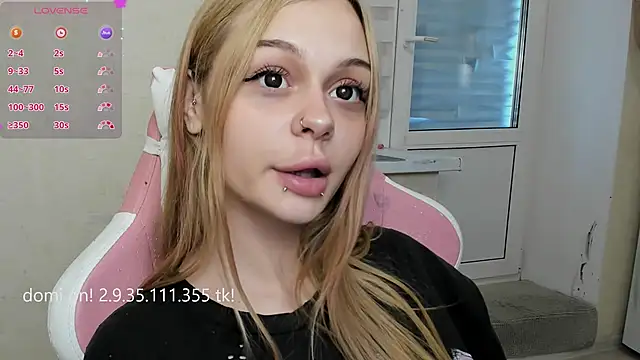 Snapshot of shy_melony chatting on June 2026 10:50:01 AM shy melony online show from June 2026 10:50:01 AM