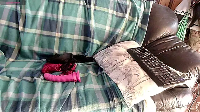 LauraMonolo online show from April 2026 06:09:01 AM