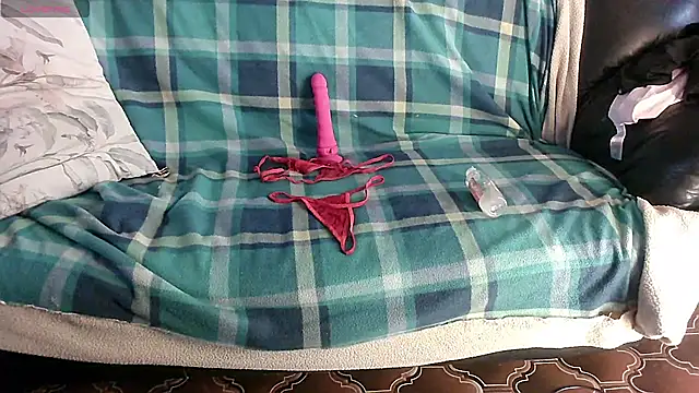 LauraMonolo online show from April 2026 06:05:02 AM