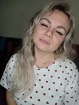 candy queeen online show from November 2025 06:12:02 AM