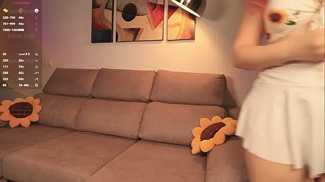 Snapshot of Golden_Rosse chatting on January 2025 09:15:01 PM Golden Rosse online show from January 2025 09:15:01 PM